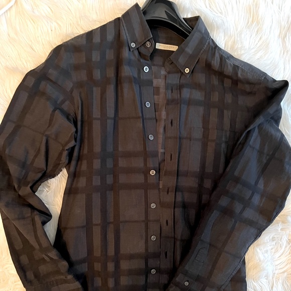 Burberry Collar printed dress shirt black size medium.